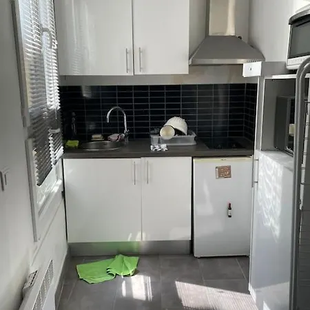 Appartamento 8th, Bright, Very Good Location Parigi