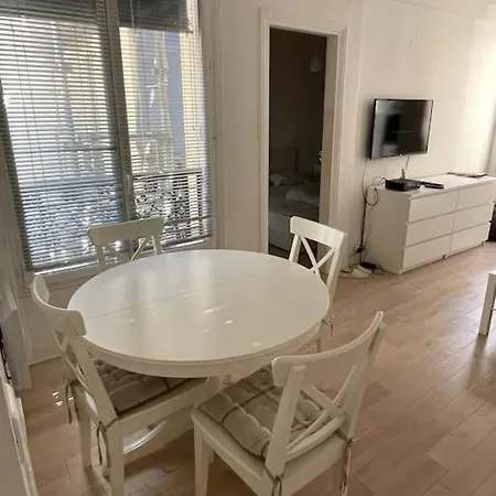8th, Bright, Very Good Location Appartamento *